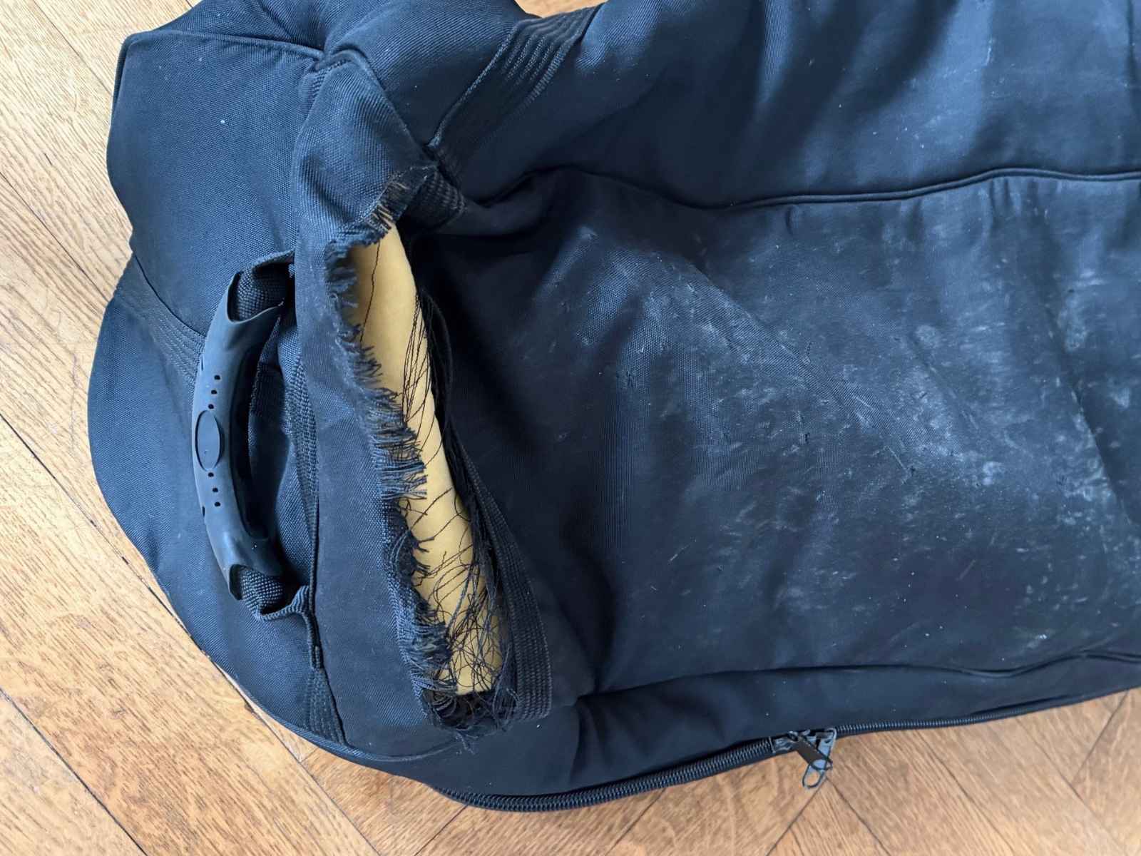 Gerissenes Travelcover